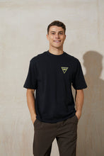 Cargar imagen en el visor de la galería, Camiseta Oversize Unisex BALANCE Negra