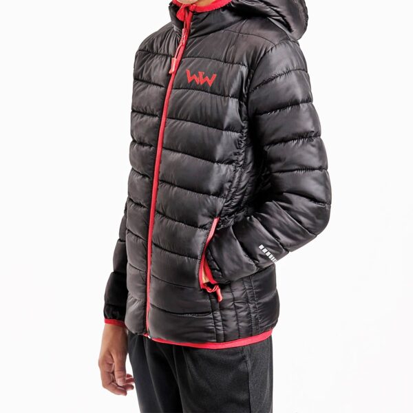 MODELONINOPUFFYHOODSPORT.jpg